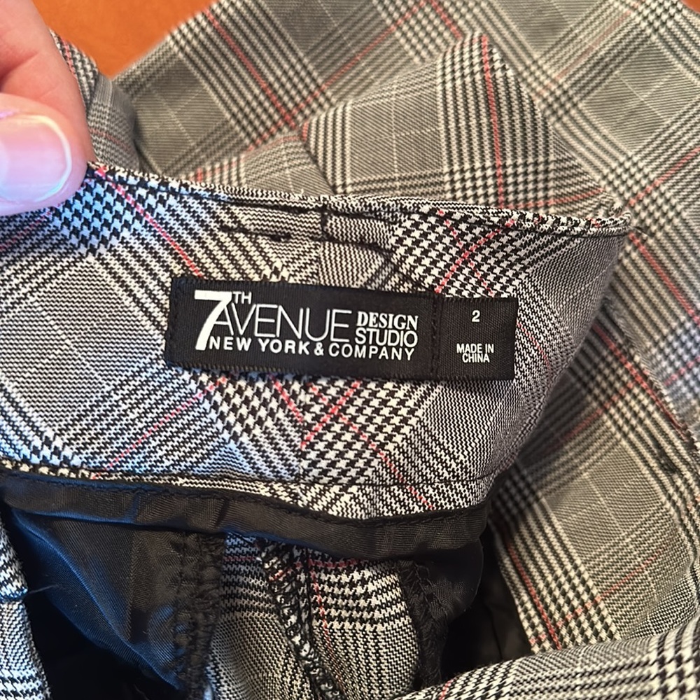 Womens New York and Co dress Pants. Size 2 - Picture 4 of 4